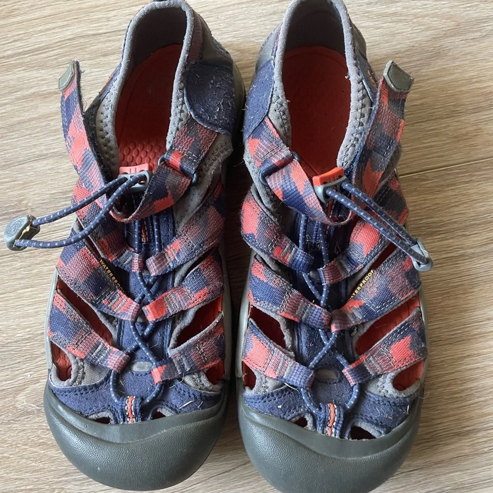 Keen Newport Waterproof Outdoor Unisex Trekking Hiking Sandals Sz 6 Girls